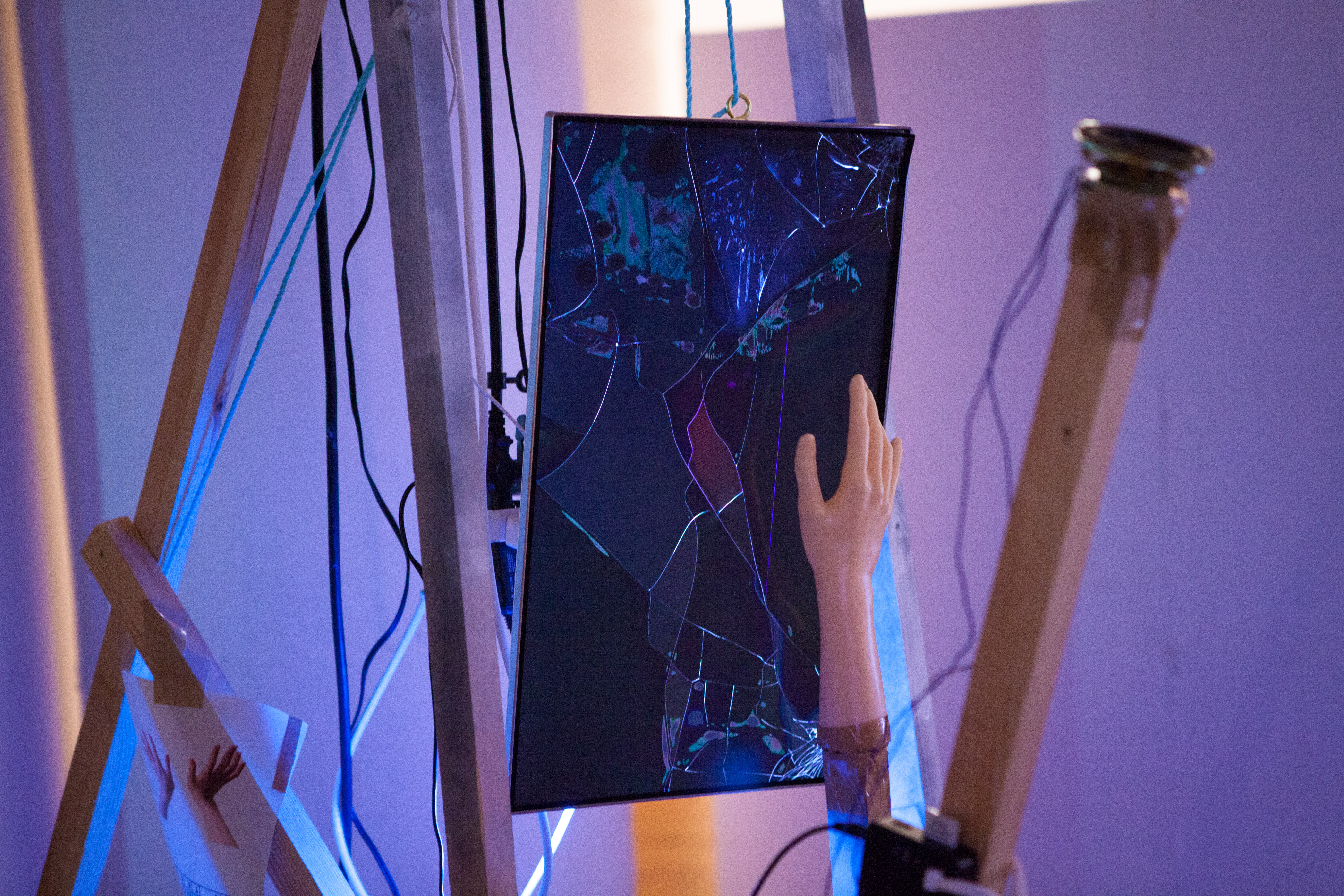 比喩なき世界の、比喩の洞窟